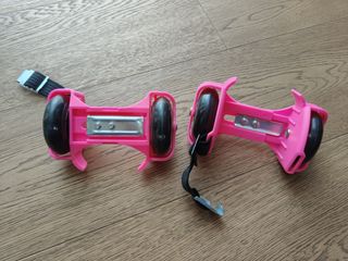 Pattini a rotelle rosa per scarpe