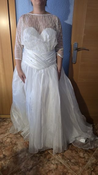 Adorno floral blanco para novia