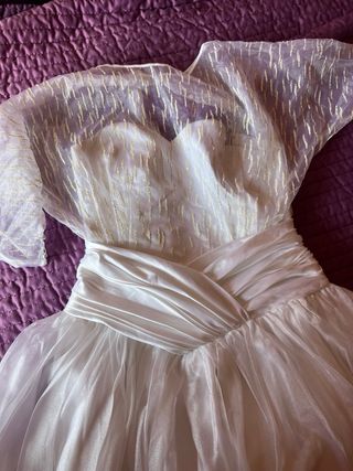 Adorno floral blanco para novia