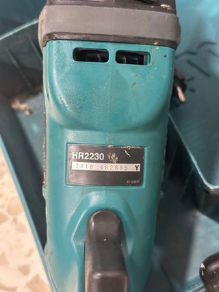 Taladro percutor Makita con maletín Mod:HR2230