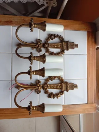 2 Apliques de pared metal dorado y blanco