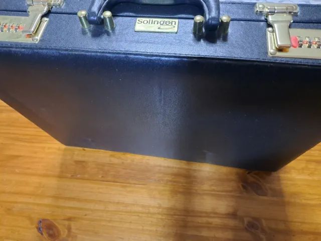 Fantastico maletin Solingen con menaje de cocina y