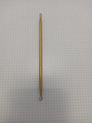 Herramienta Extracción Puntos Negros Dorada
