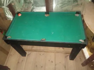 Mesa de billar verde