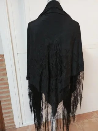 Mantón Isabelino Negro