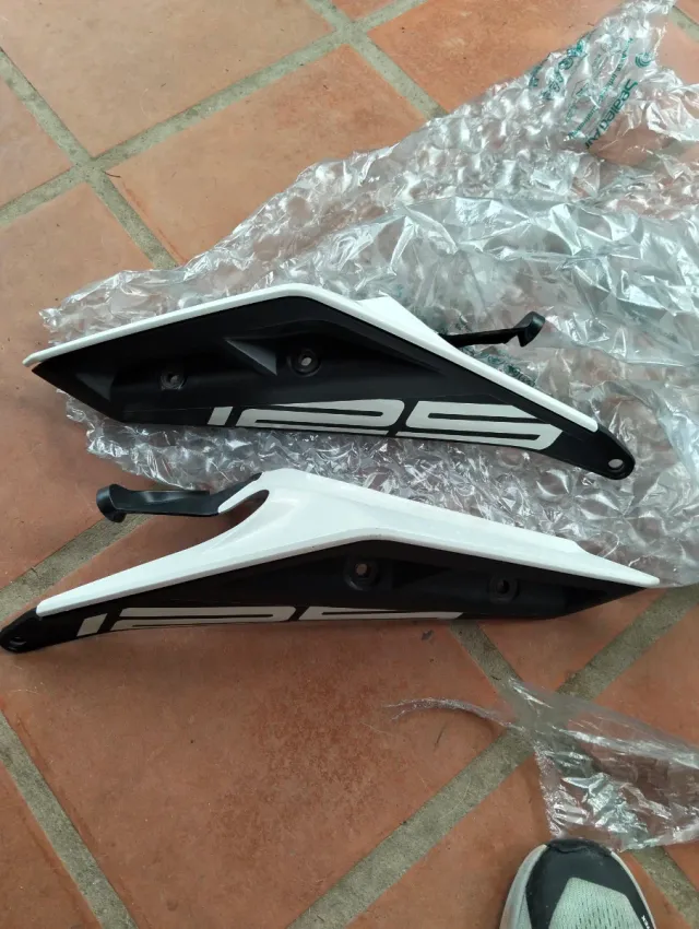 Tapas Laterales KTM Duke 125