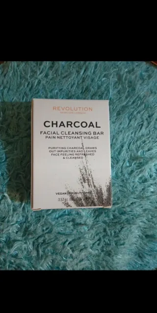 Revolution Jabón Facial Carbón Activo