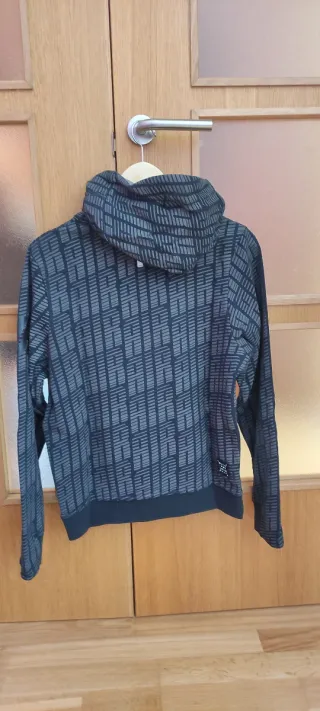 Sudadera Nike Canguro Gris y Negra.