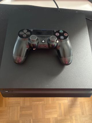 PS4 Slim 1TB con Mando