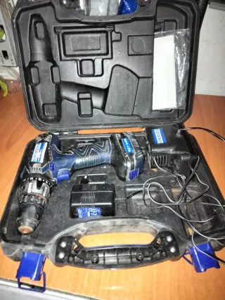Taladro Atornillador con Maletín y batería 