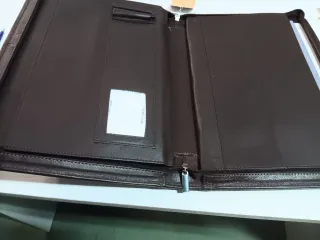 Portafolios de piel marrón