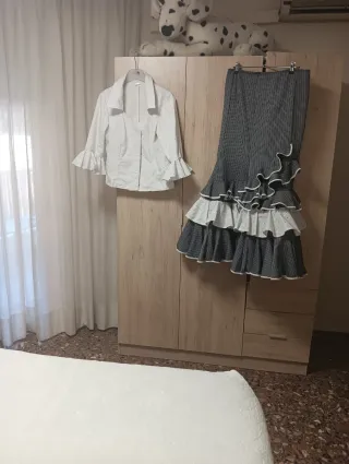 Traje Rociero Mujer Gris y Blanco