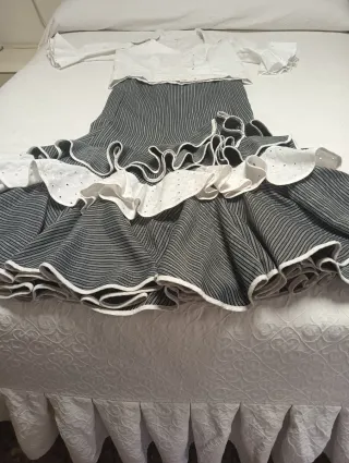 Traje Rociero Mujer Gris y Blanco