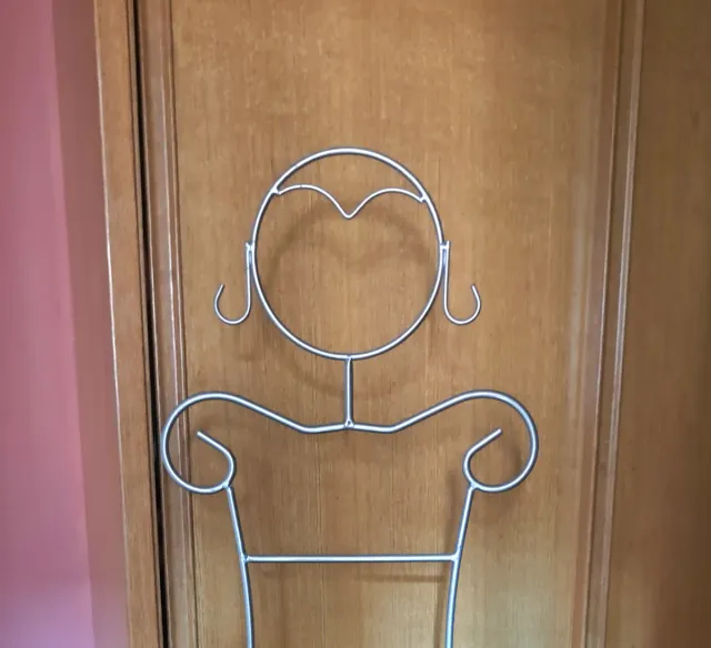 Galan de metal plateado