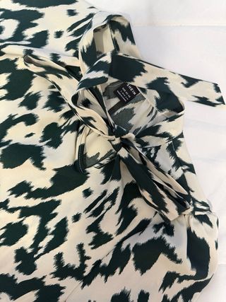 Blusa Shein Estampada Verde y Blanca Talla L