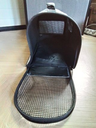 Trasportino per animali grigio e nero