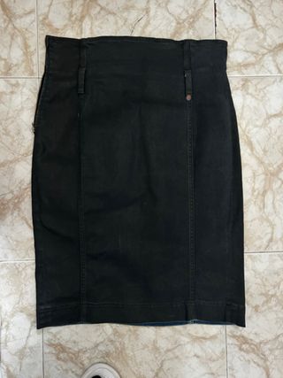 Falda vaquera negra midi