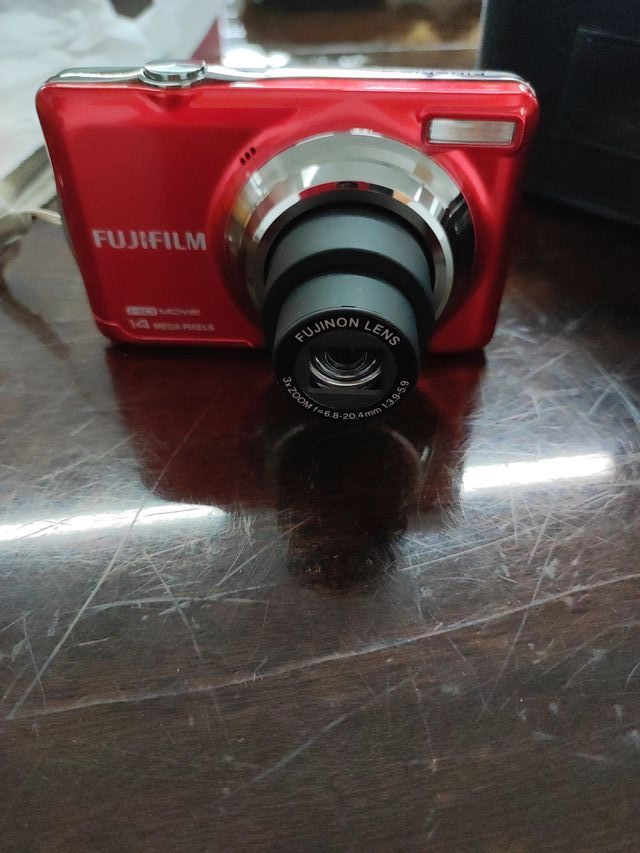 Cámara Fujifilm FinePix JV500 14MP