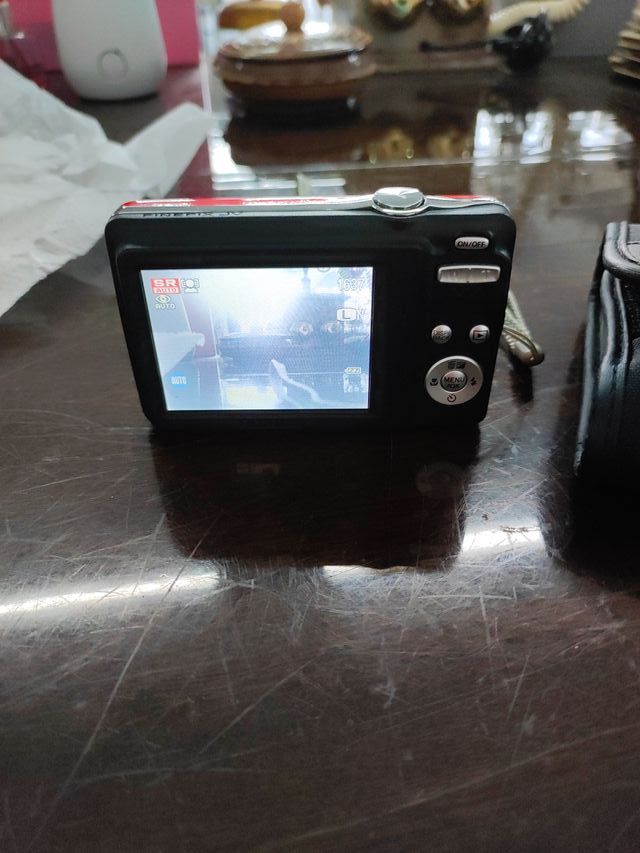 Cámara Fujifilm FinePix JV500 14MP