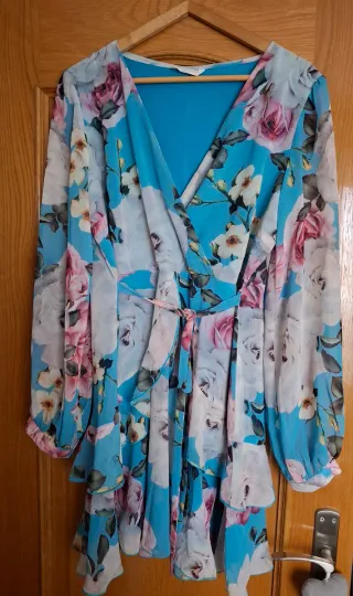Vestido de flores azul y rosa 