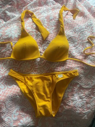Bikini amarillo