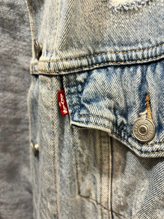 Cazadora vaquera Levi's oversize.