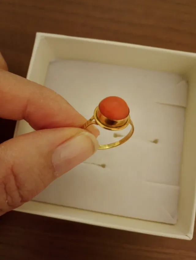 Anello vintage corallo oro 18k