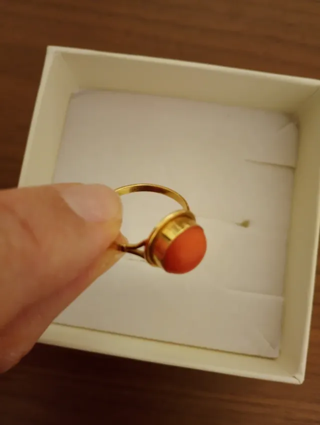 Anello vintage corallo oro 18k