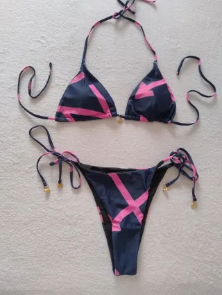 Bikini azul y rosa