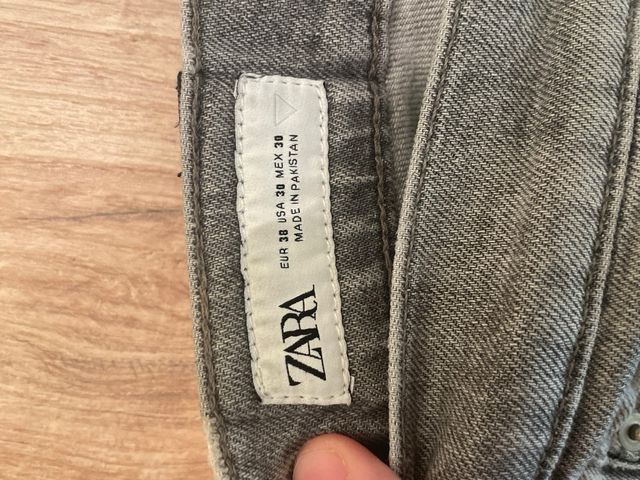 Pantalones slim fit grises