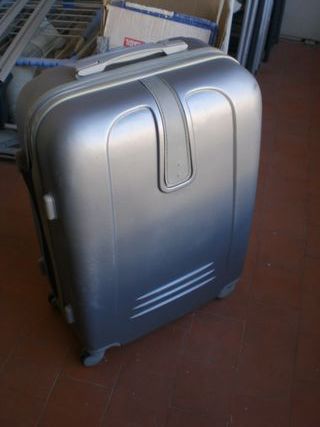 Maleta rígida gris 