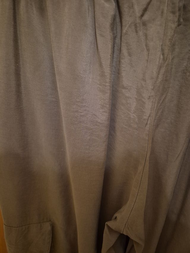 Pantalón cargo Zara verde militar