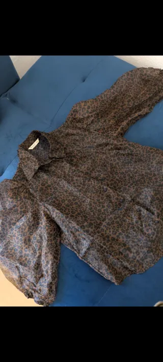 Camisa Stradivarius Animal Print Talla L