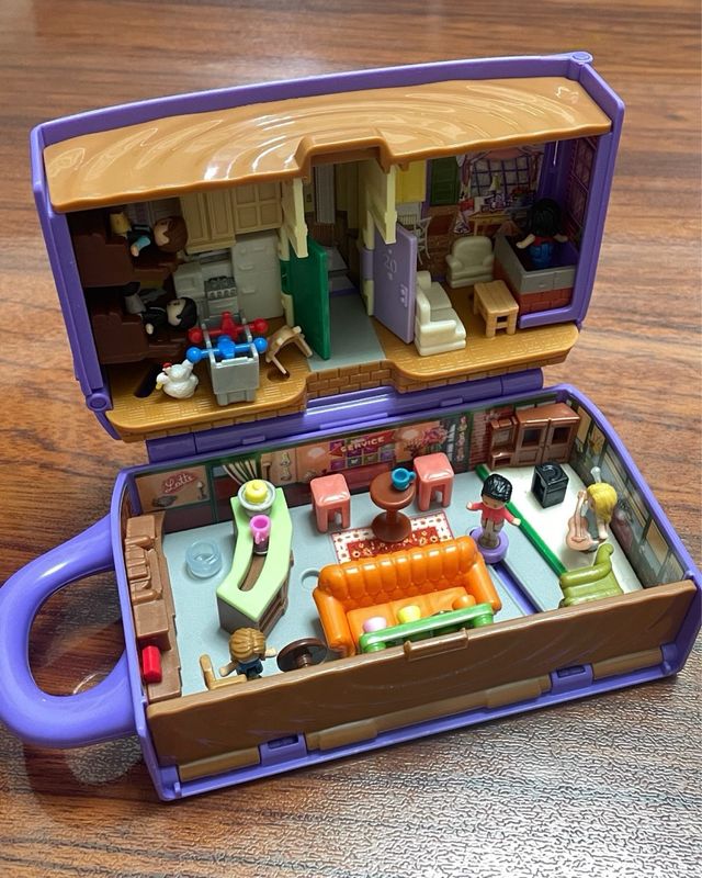 Polly Pocket Friends Central Perk Mattel