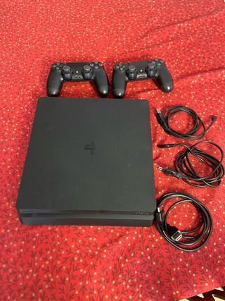 PS4 Slim 500 GB Nera + 3 giochi