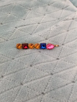Tocado con piedras elegante caro