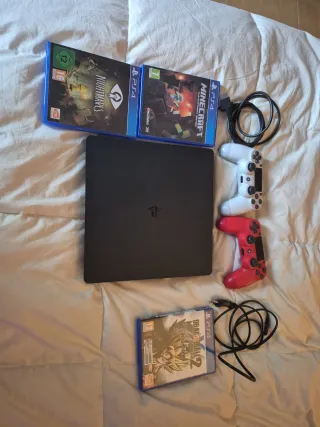 PS4 Slim da 1 TB nero + 2 controller + 3 giochi