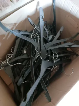 Lote 200 Perchas Plástico Negras