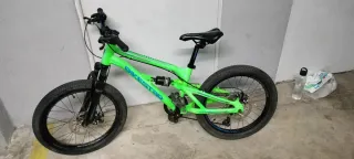 Bicicletas infantiles verde y azul 4-10 años