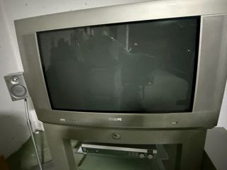 TV Philips 32” + DVD + Home Cinema