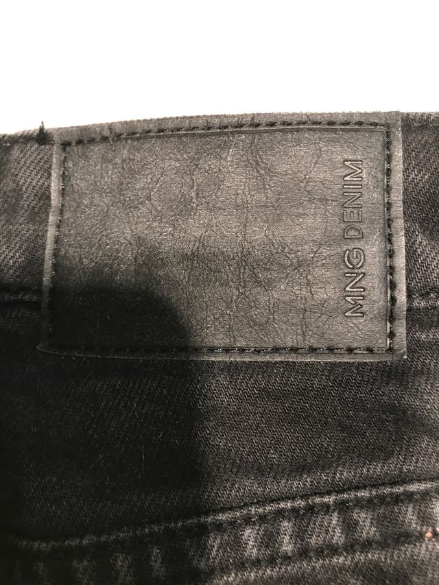 Pantalón vaquero Mango negro T.40