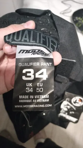 Pantalones y botas Thor de Moto Cross