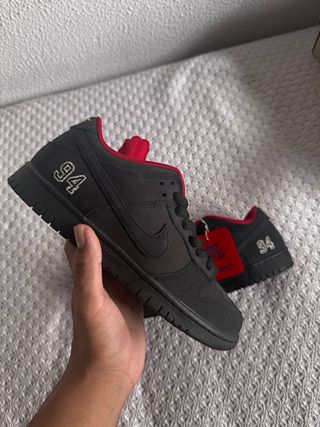 Nike SB Dunk Low Supreme '94 Negro Rojo