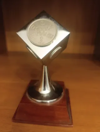 Adorno de mesa con monedas