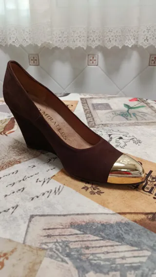 Zapatos Pedro Miralles Marrones con Punta Dorada