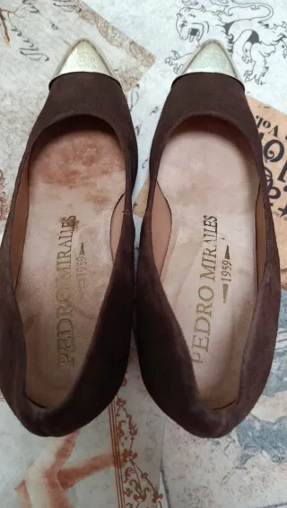 Zapatos Pedro Miralles Marrones con Punta Dorada