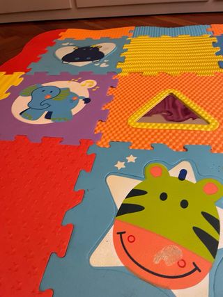 Alfombra de juegos infantil con espejos