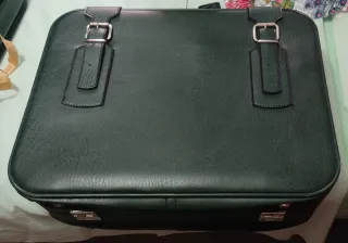Maletas vintage verdes forma matrioska