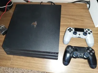 Consola PS4 Pro 1 TB Negra + 4 Juegos Call of Duty