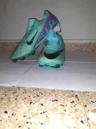 Botas de fútbol Nike Mercurial talla 40 
